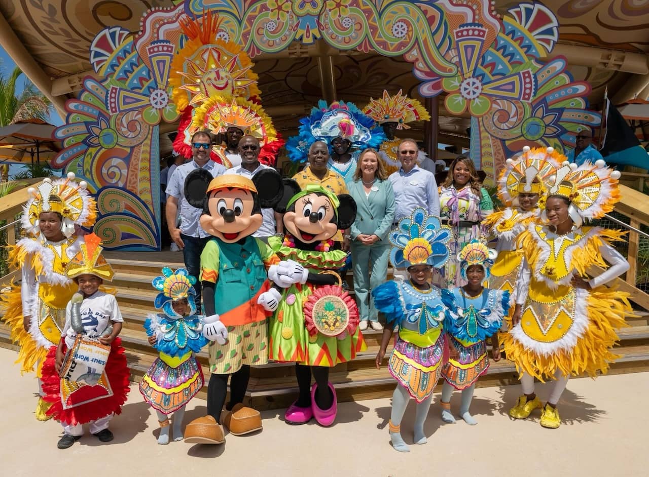 Dignitaries at Lookout Cay