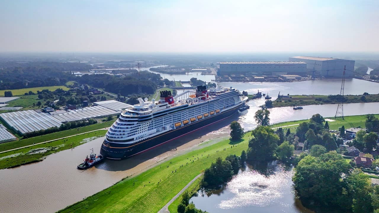 Disney Treasure floats to open water