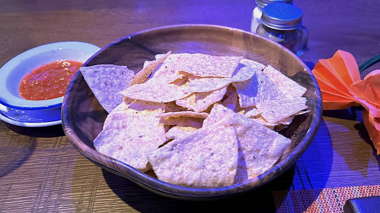 Chips and salsa at Plaza de Coco