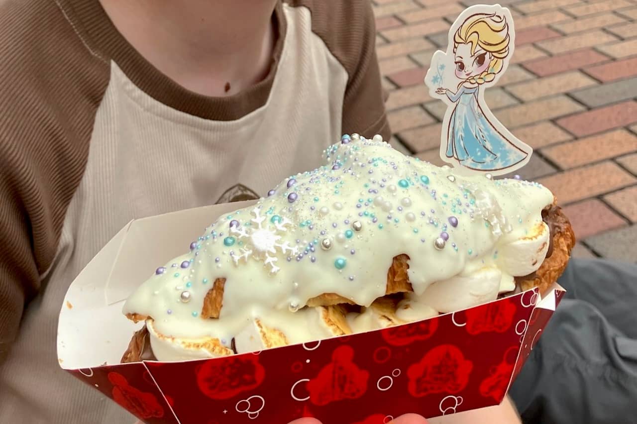 White chocolate coated Elsa croissant