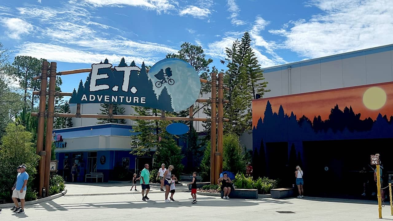 E.T. Adventure entrance