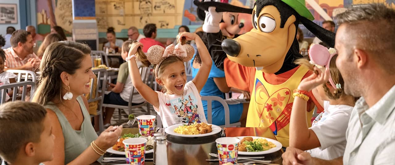 Here is how to get a free Walt Disney World Dining Plan in 2025