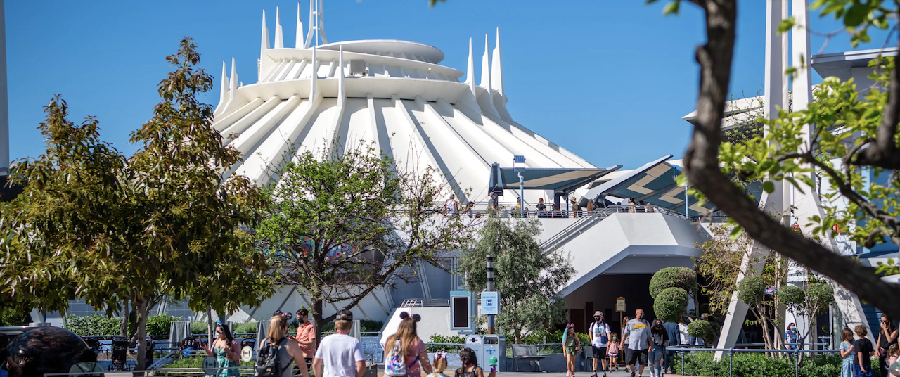 Here's How to Avoid Those Long Lines at Disneyland