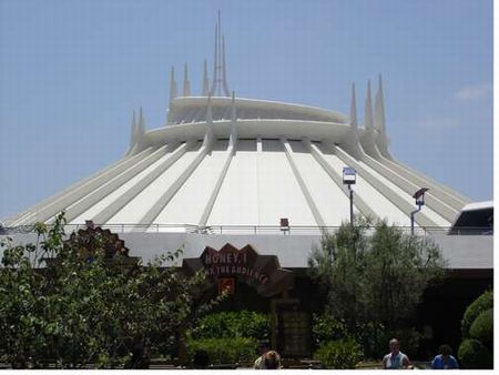 Disneyland photo, from ThemeParkInsider.com