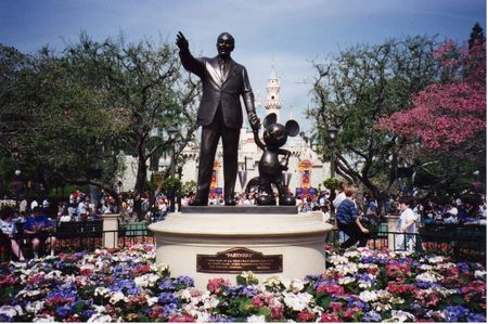 Disneyland photo, from ThemeParkInsider.com